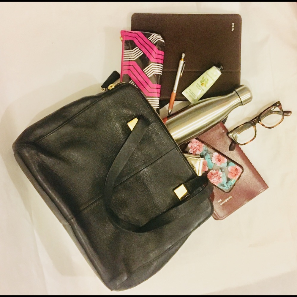 ⛔️reserved @michelecat517⛔️ “Girl Boss” bag